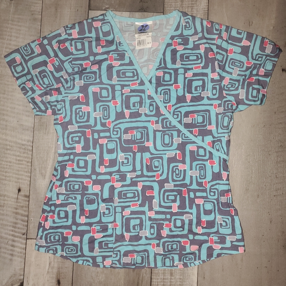 Landau size 0/1 Scrub Top